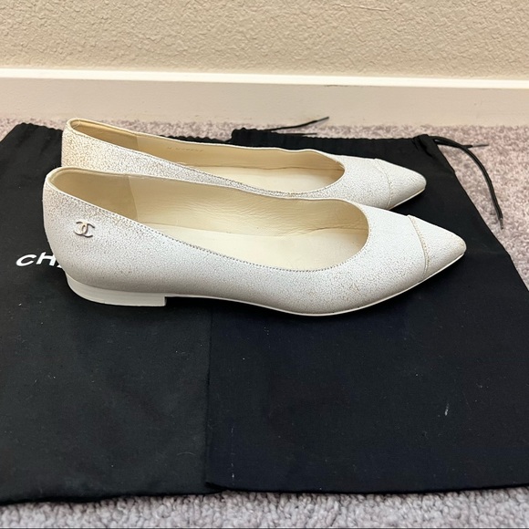 CHANEL 2014 White Distressed Leather Pointed Toe Ballet Flats Size 37 - Picture 4 of 11